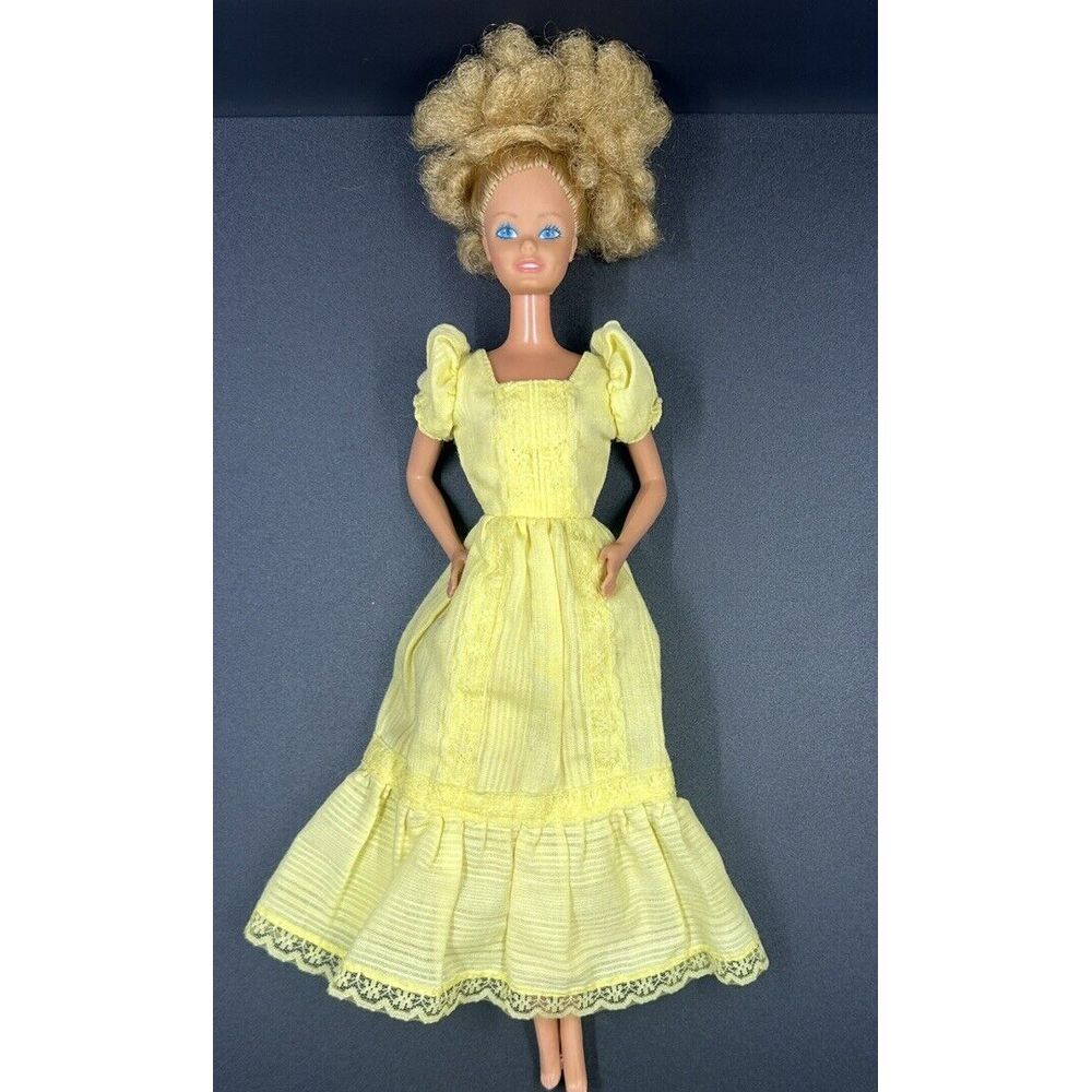 Vintage 1981 Magic Curl Barbie In Original Yellow Dress See Description